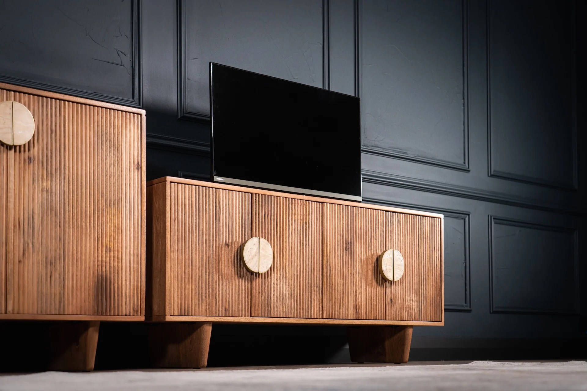 Solid Mango Wood TV Unit Natural Brown 130 cm – Cedric Stone Handles - Image 3