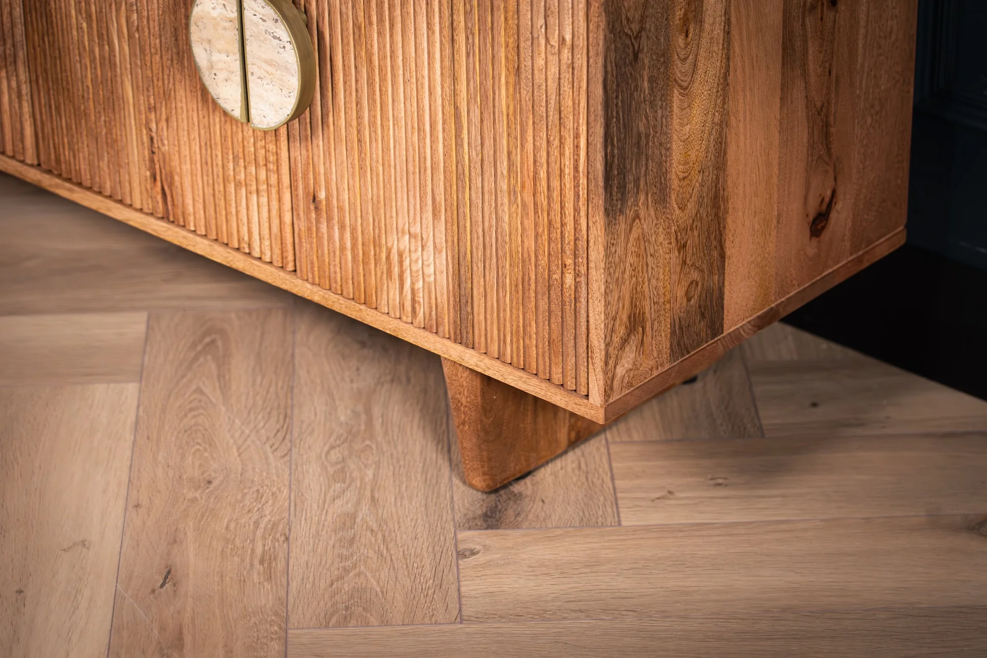 Solid Mango Wood TV Unit Natural Brown 130 cm – Cedric Stone Handles - Image 6