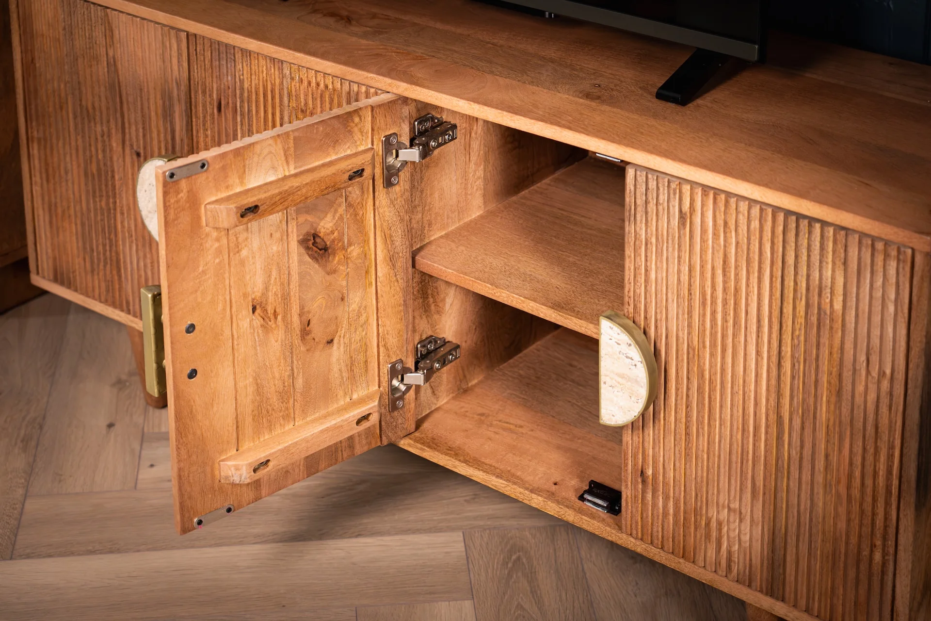 Solid Mango Wood TV Unit Natural Brown 130 cm – Cedric Stone Handles - Image 8