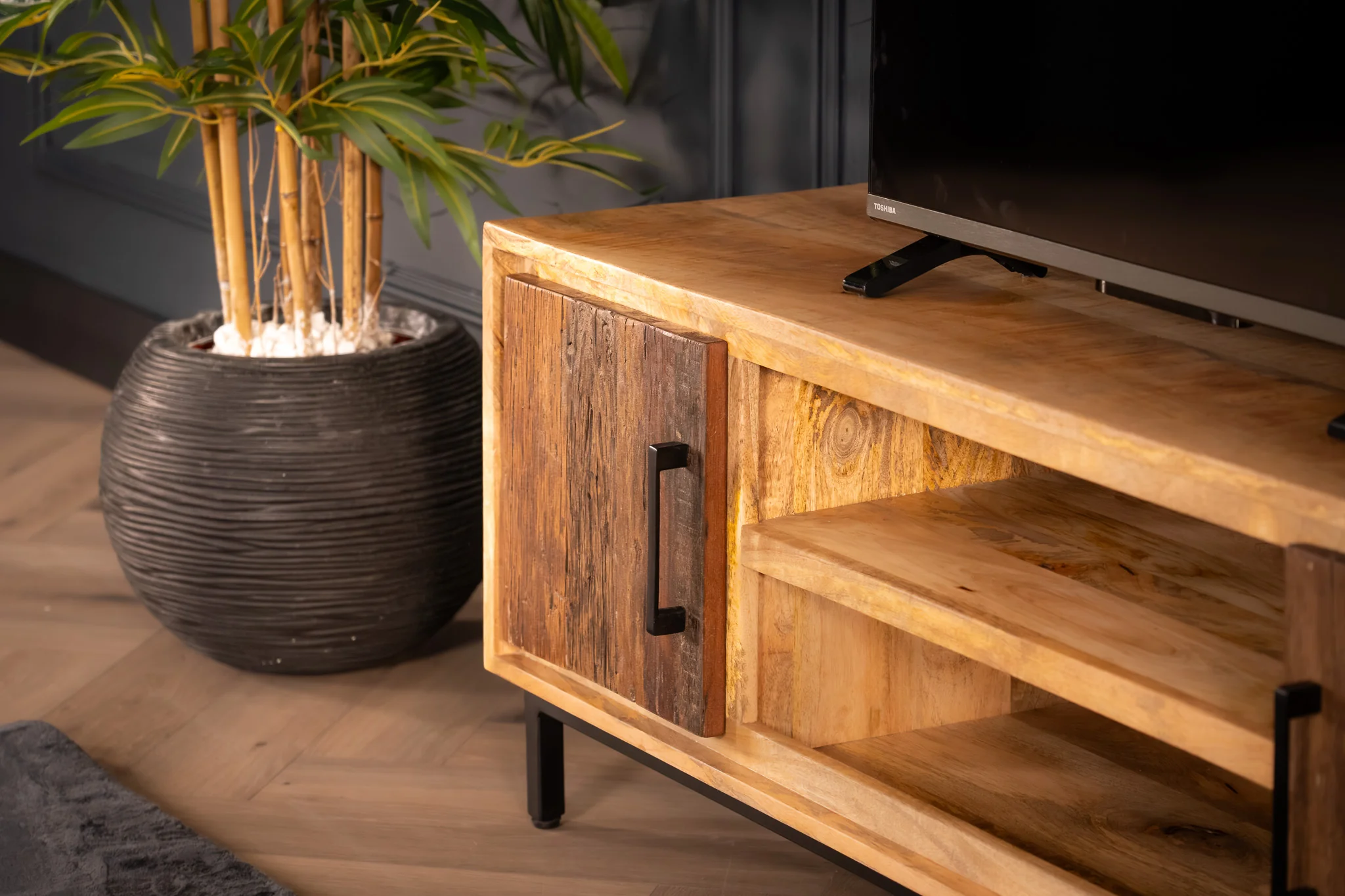 Solid Mango Wood TV unit Recycled Wood Front 145 cm – Factory Industrial - Image 4