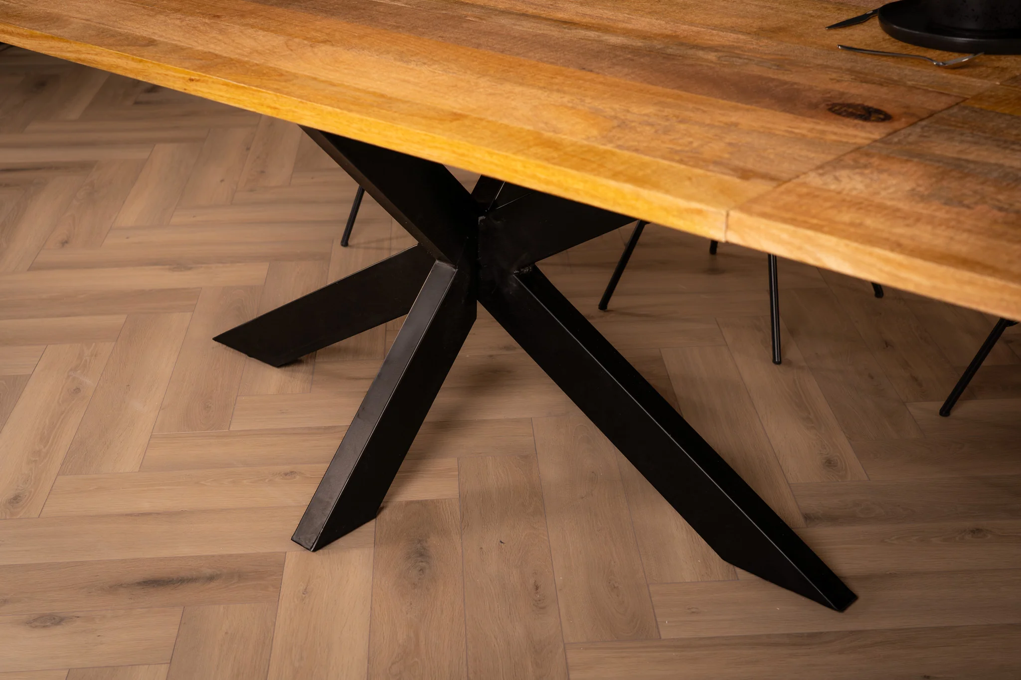 Solid Mango Wood Extendable Dining Table 160-240cm – Galaxie Spider Frame - Image 5