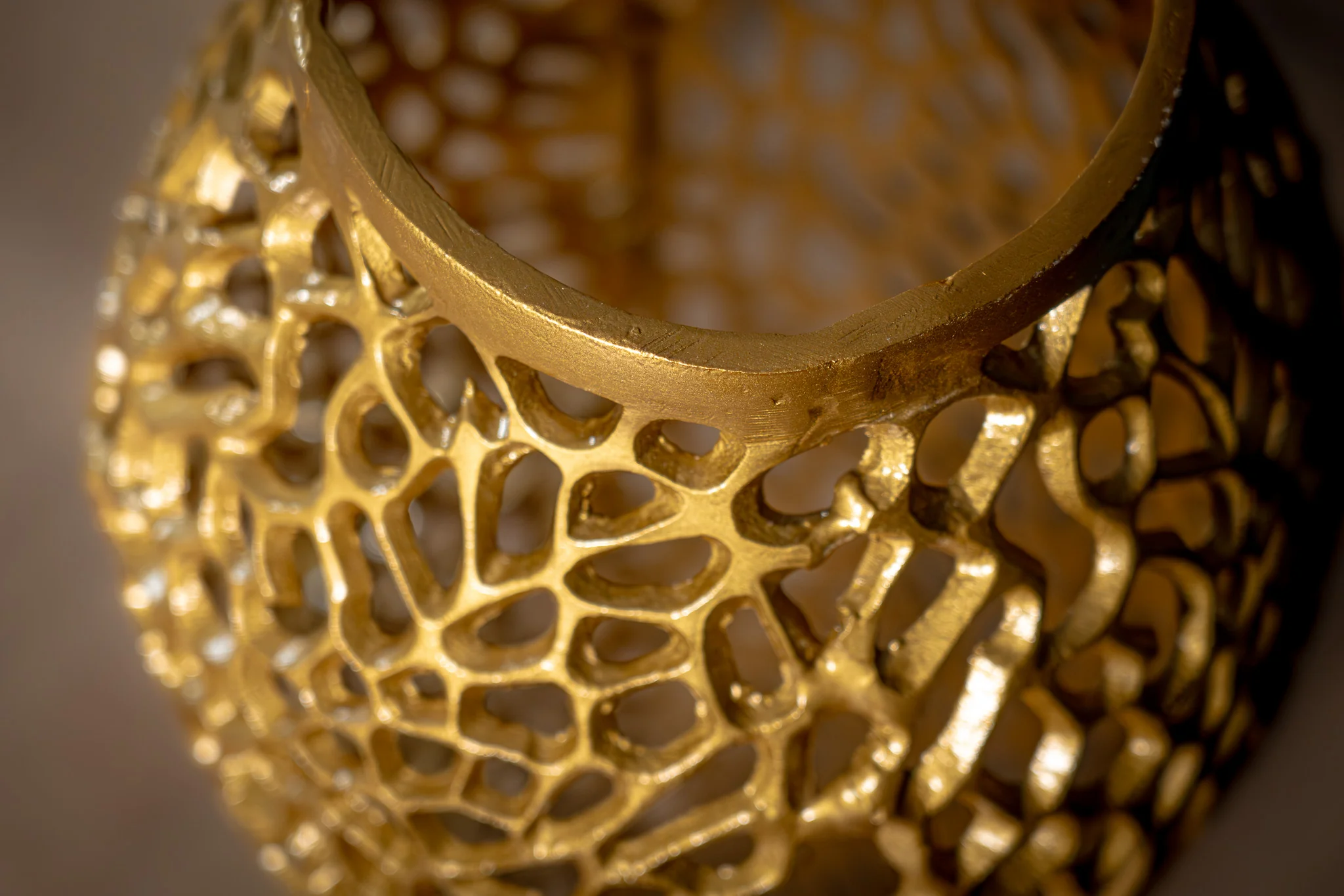 Aluminium Vase Gold 64 cm – Golden Coral - Image 5