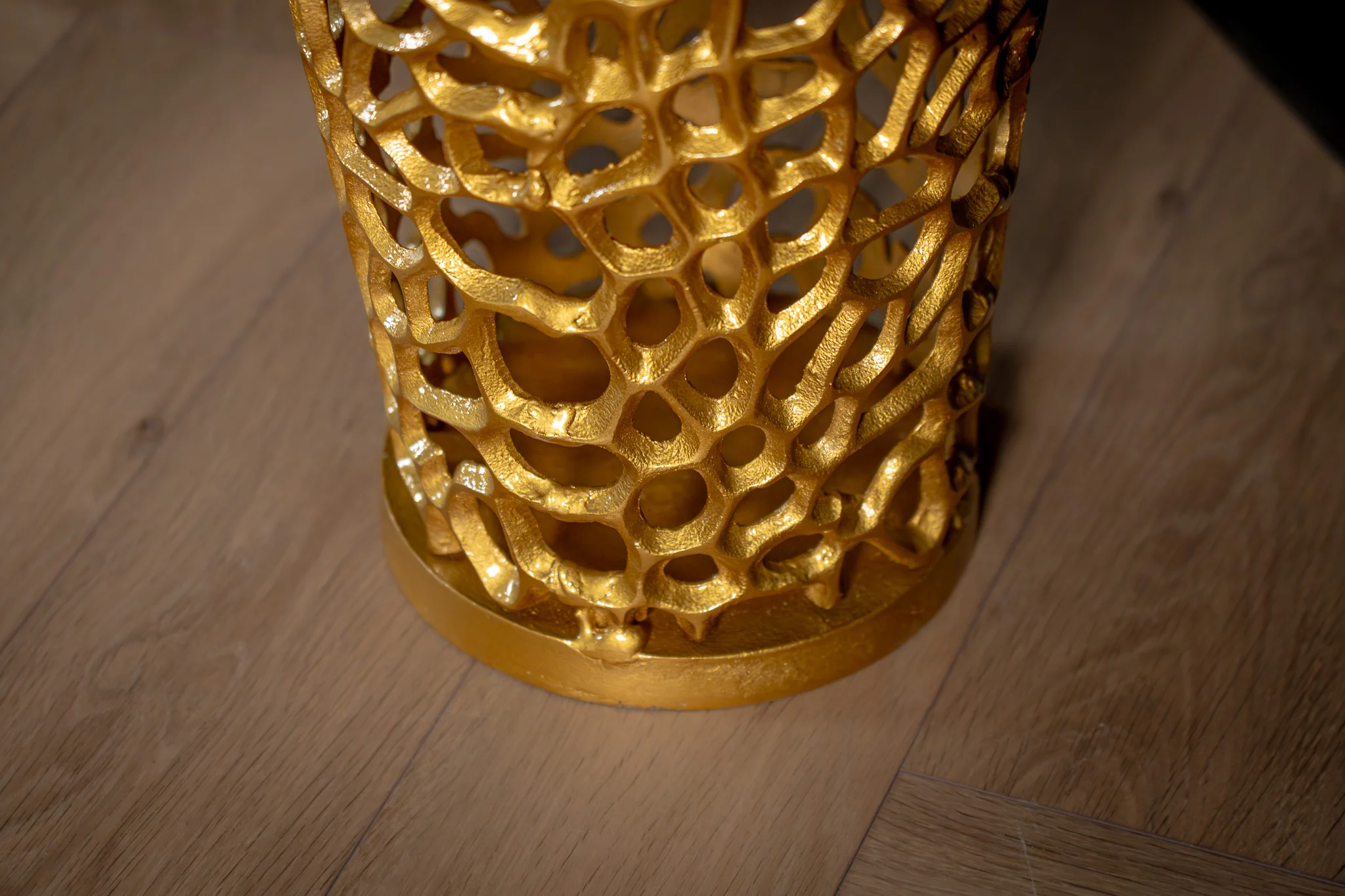 Aluminium Vase Gold 92 cm – Golden Coral - Image 5