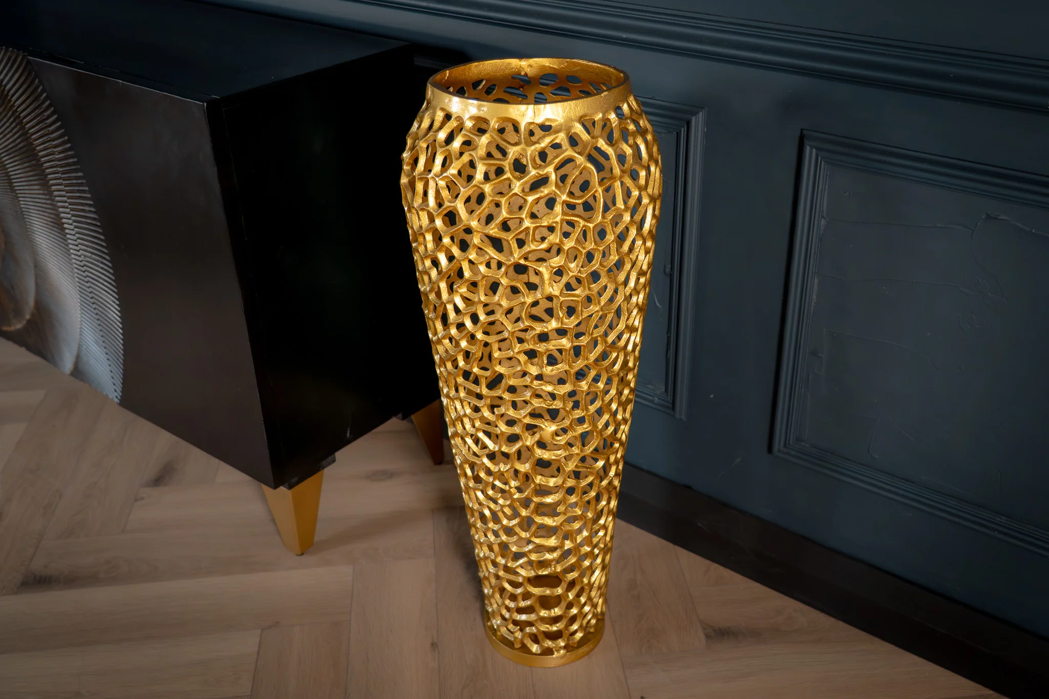 Aluminium Vase Gold 92 cm – Golden Coral - Image 6