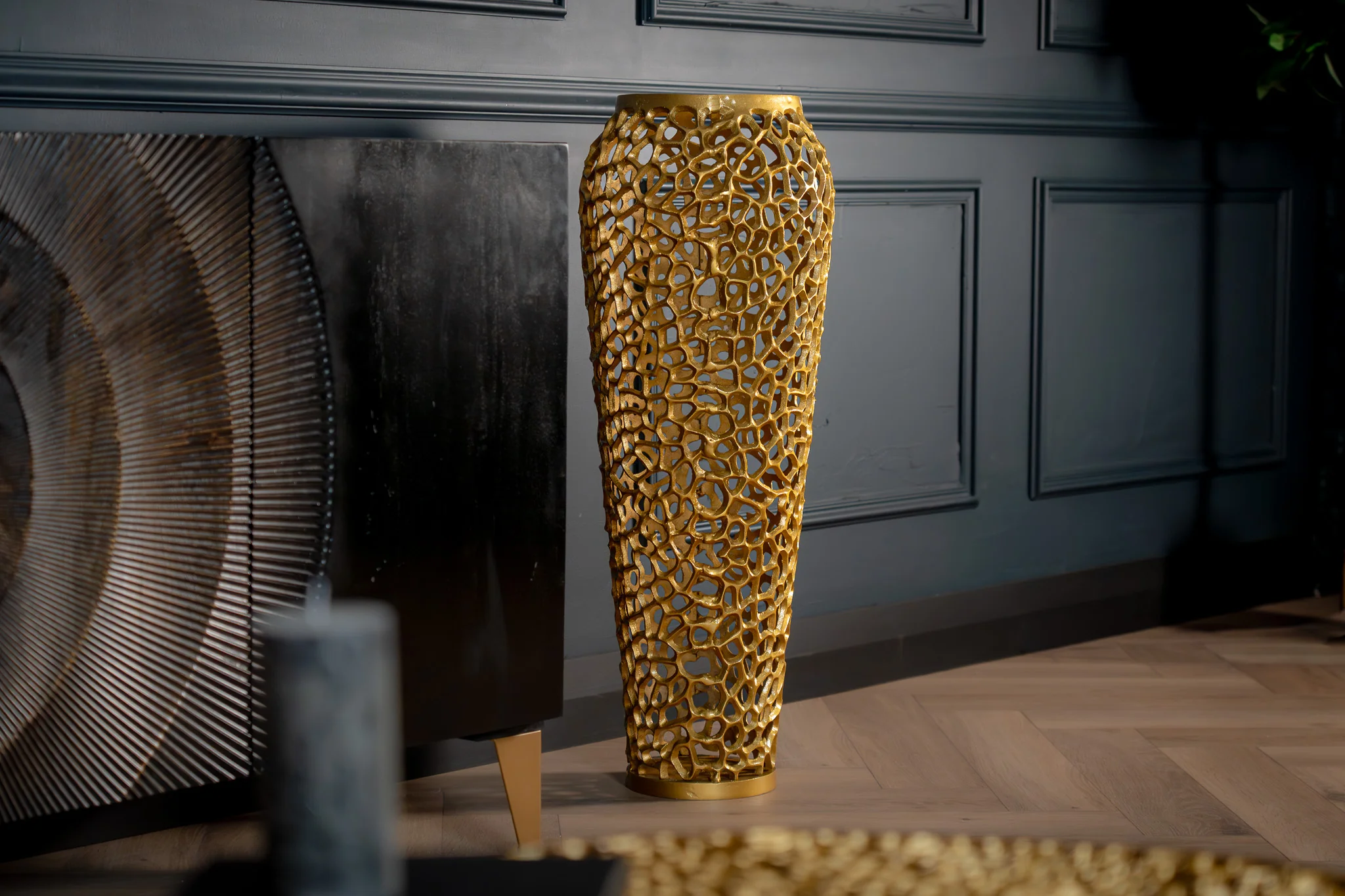 Aluminium Vase Gold 92 cm – Golden Coral - Image 7