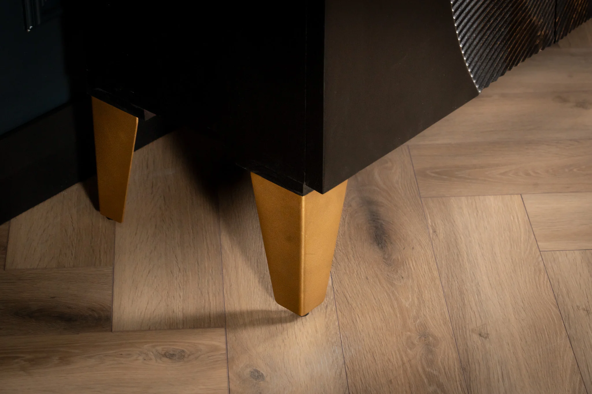 Solid Mango Wood Sideboard Black 140 cm – Sunset - Image 10