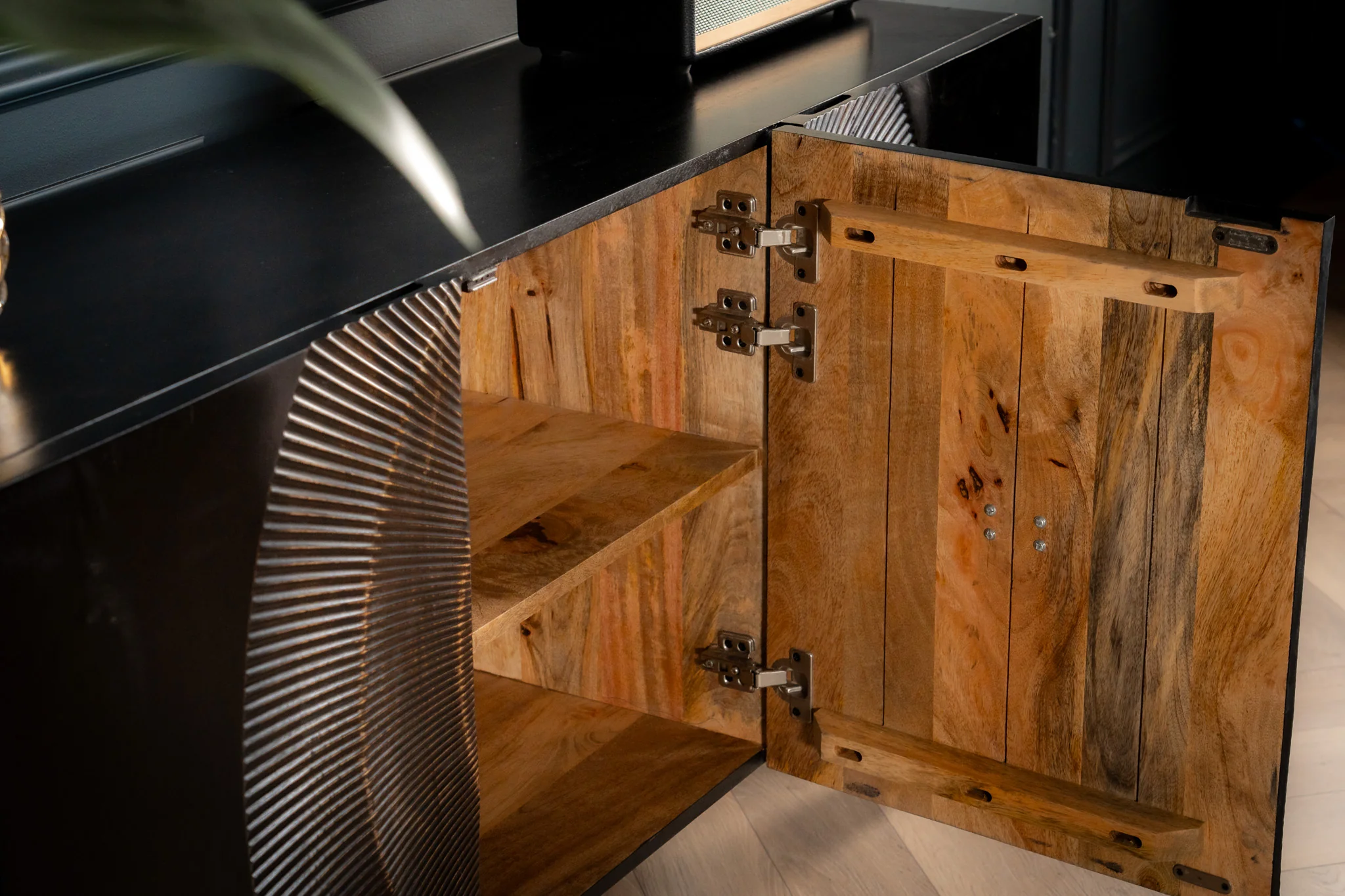 Solid Mango Wood Sideboard Black 140 cm – Sunset - Image 7