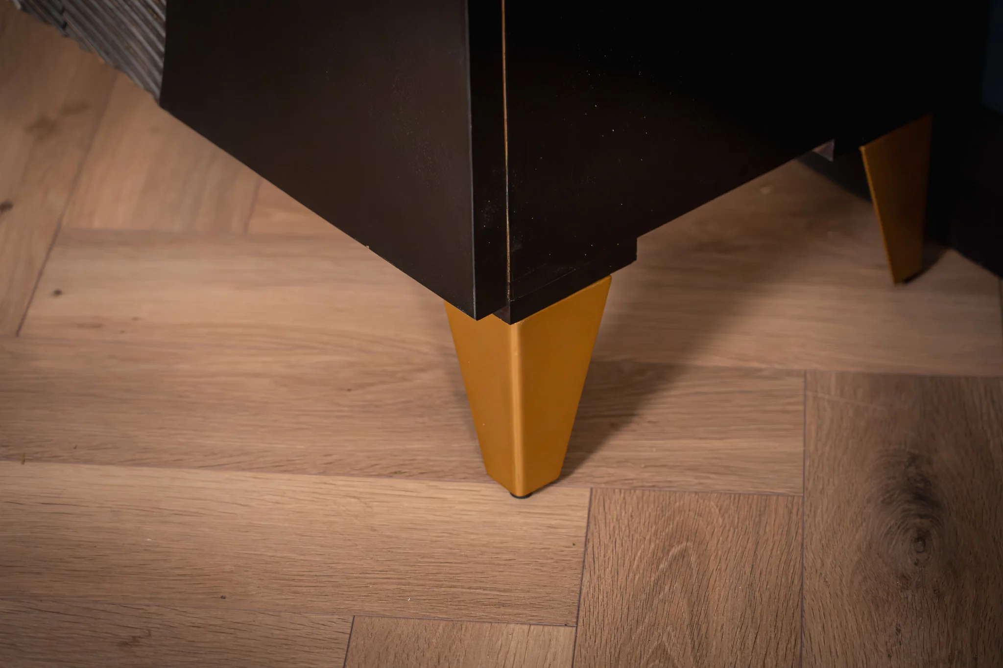 Solid Mango Wood TV Unit Black & Gold 180 cm – Sunset - Image 9