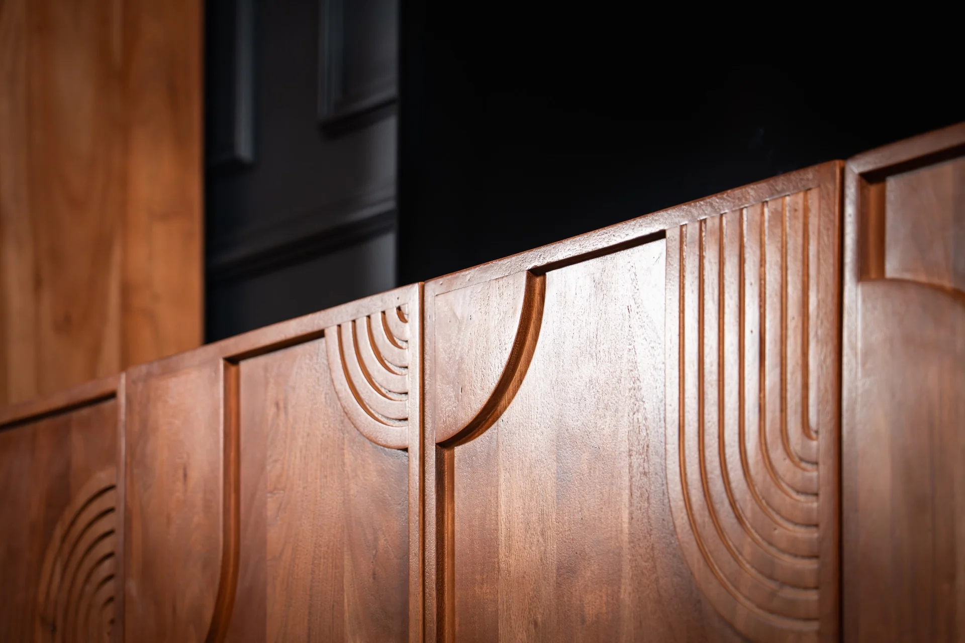 Solid Acacia Wood TV unit 180 cm with Carved Circular Front – Manhattan - Image 10