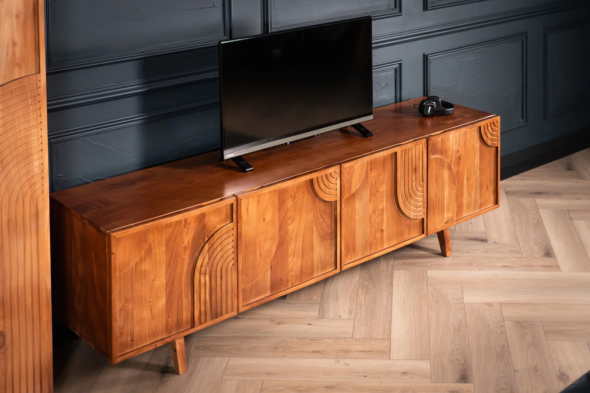 Solid Acacia Wood TV unit 180 cm with Carved Circular Front – Manhattan - Image 4