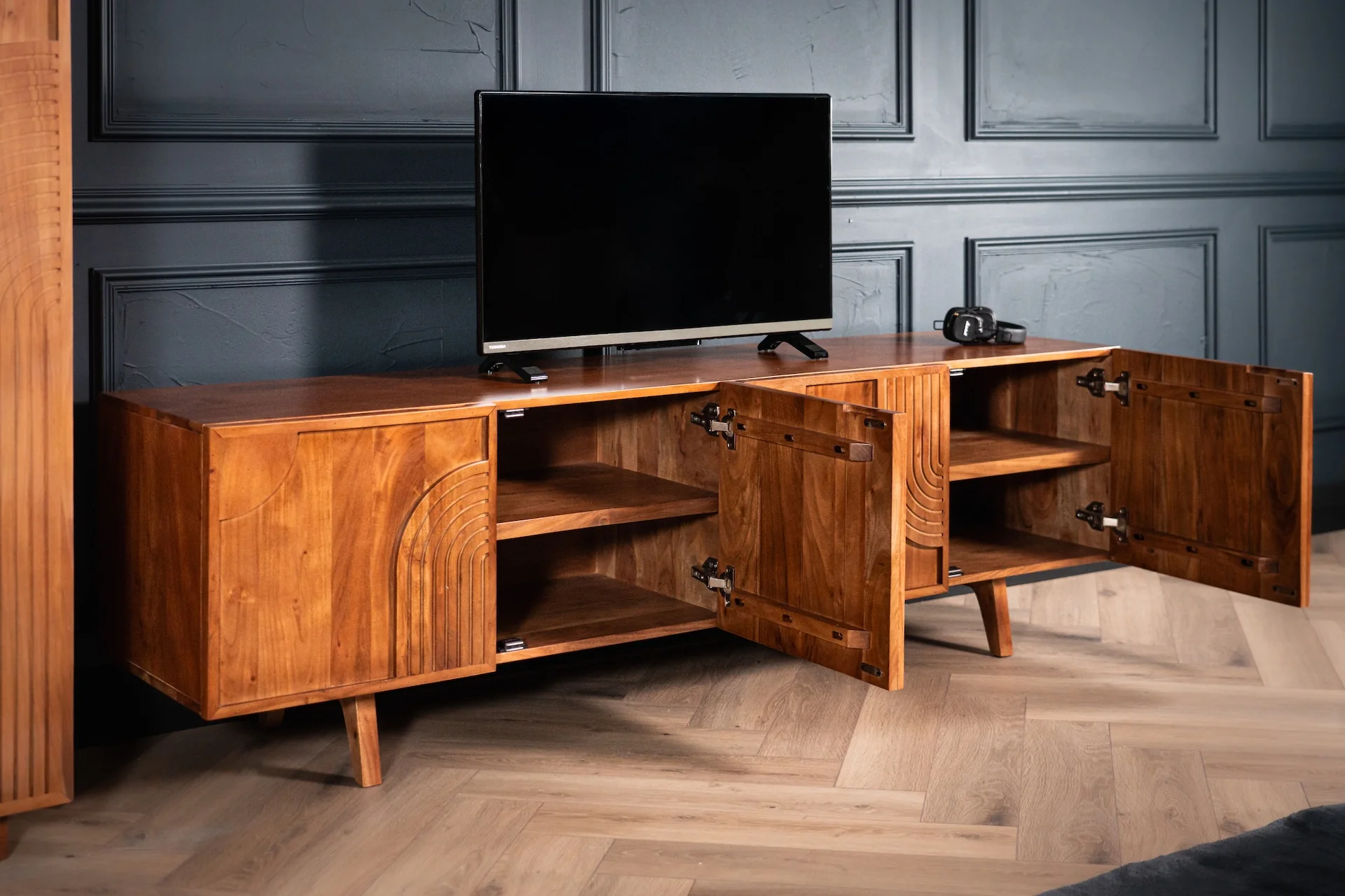 Solid Acacia Wood TV unit 180 cm with Carved Circular Front – Manhattan - Image 5