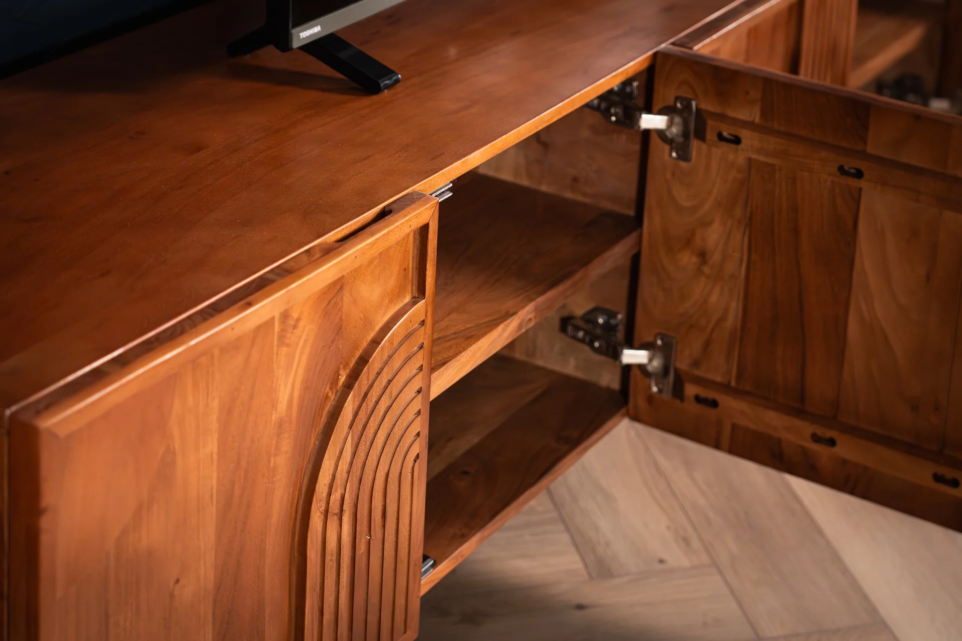 Solid Acacia Wood TV unit 180 cm with Carved Circular Front – Manhattan - Image 6