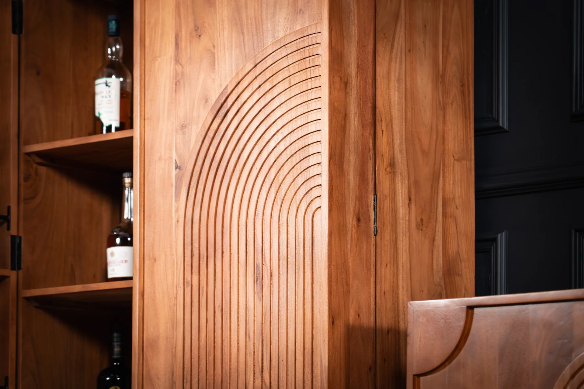 Solid Acacia Wood Bar Cabinet 140 cm with Carved Circular Front – Manhattan - Image 6