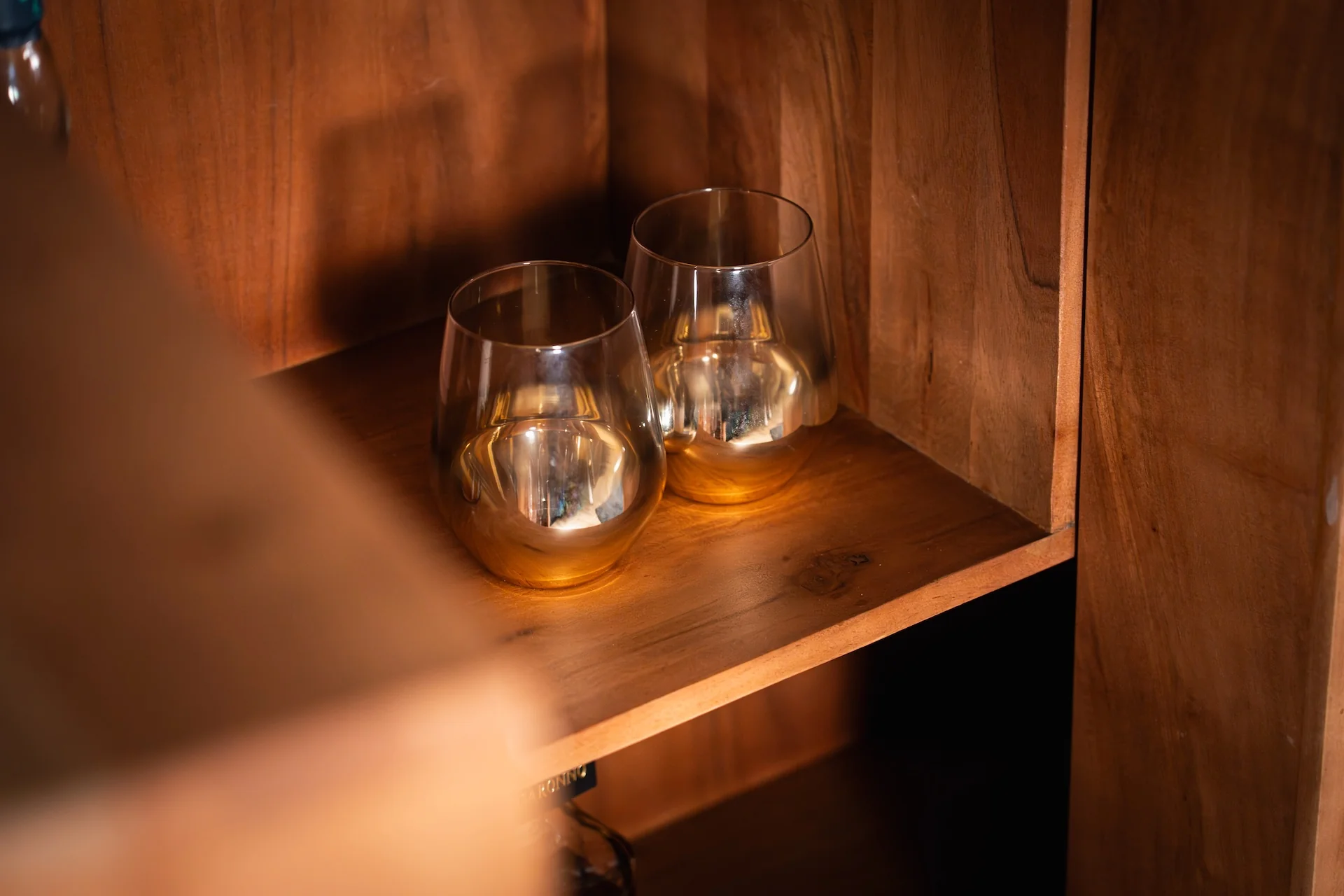 Solid Acacia Wood Bar Cabinet 140 cm with Carved Circular Front – Manhattan - Image 9