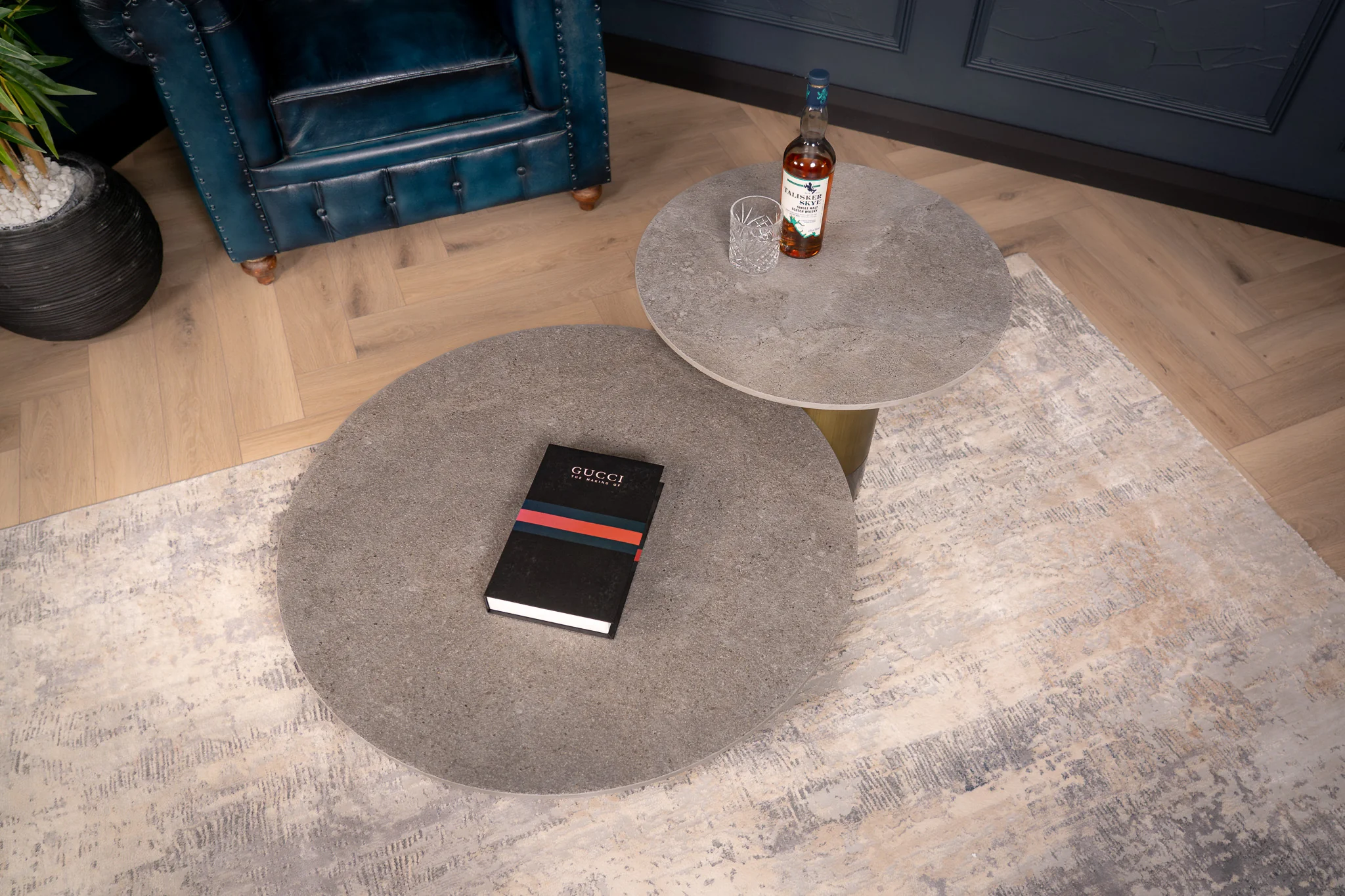 Sintered Stone Round Coffee Table Grey Concrete 80 cm – Pienza - Image 3