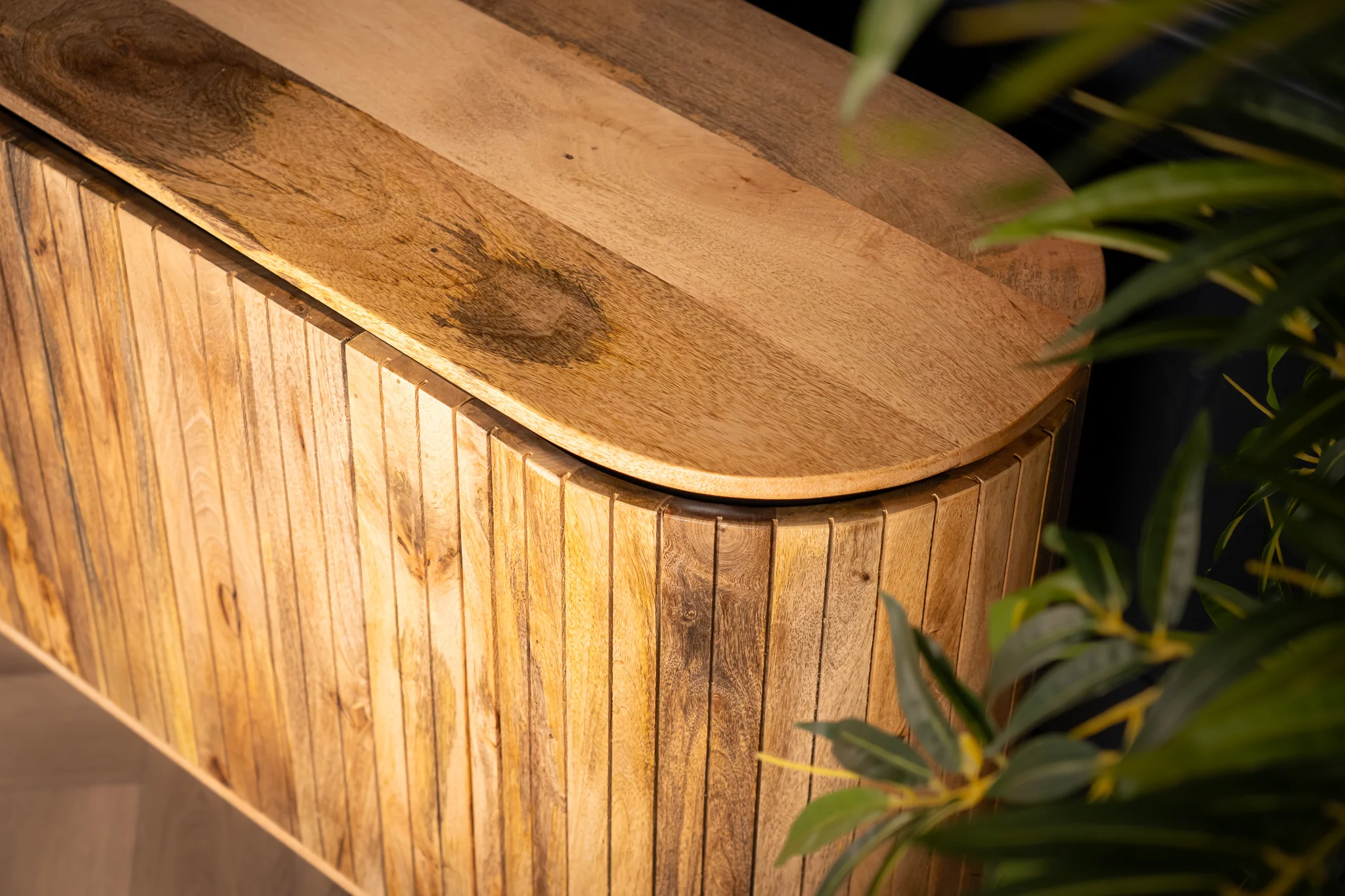 Solid Mango Wood Sideboard Natural Brown with Fluted Front 160 cm – Reno - Image 5