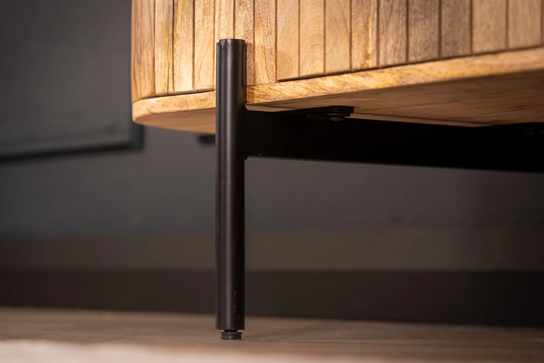 Solid Mango Wood Sideboard Natural Brown with Fluted Front 160 cm – Reno - Image 6