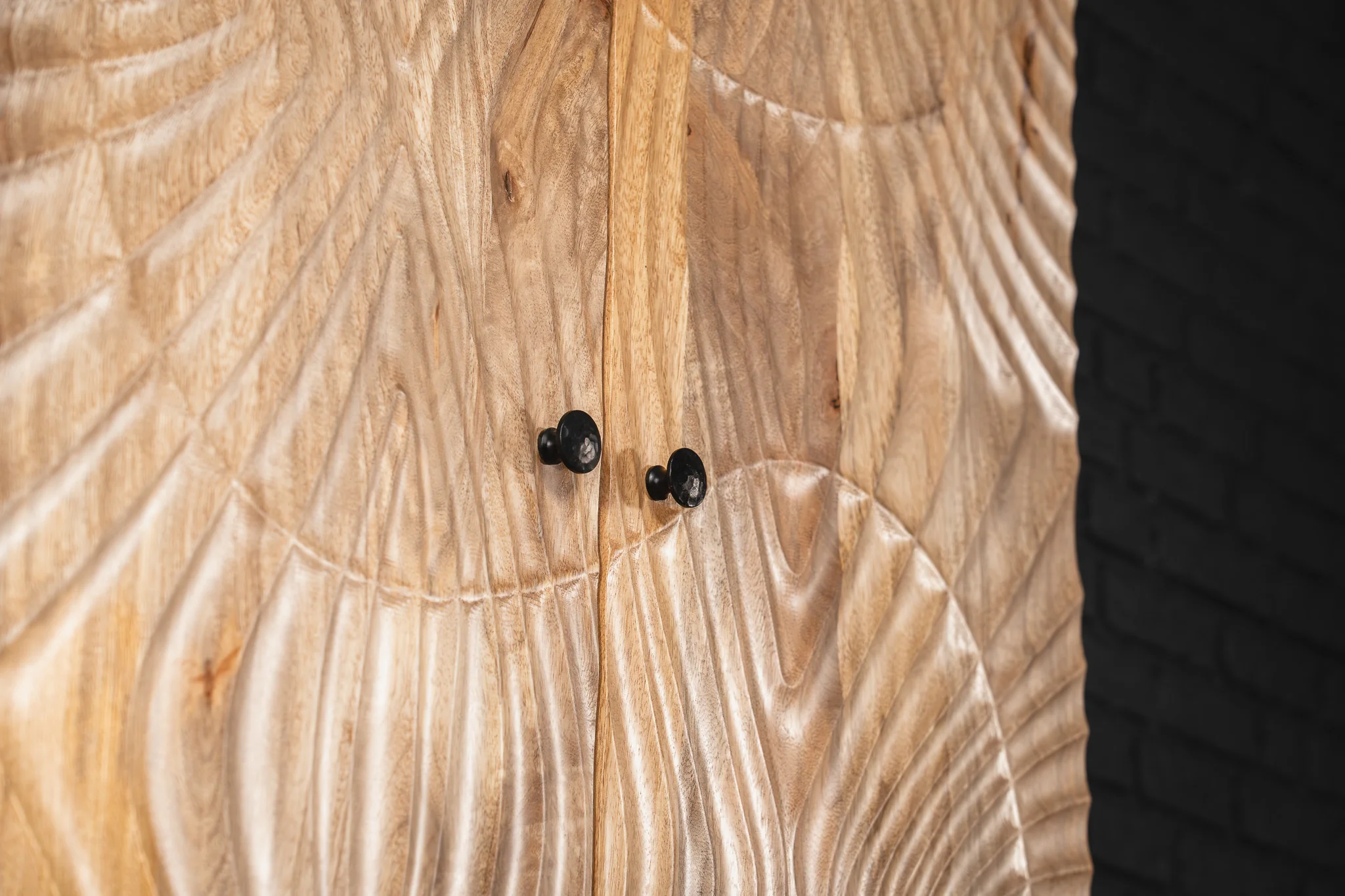 Solid Mango Wood Cabinet Natural Brown 120 cm with 3D Carved Front – Scorpion - Image 4