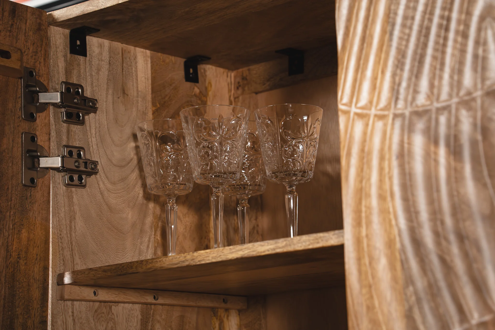 Solid Mango Wood Cabinet Natural Brown 120 cm with 3D Carved Front – Scorpion - Image 8