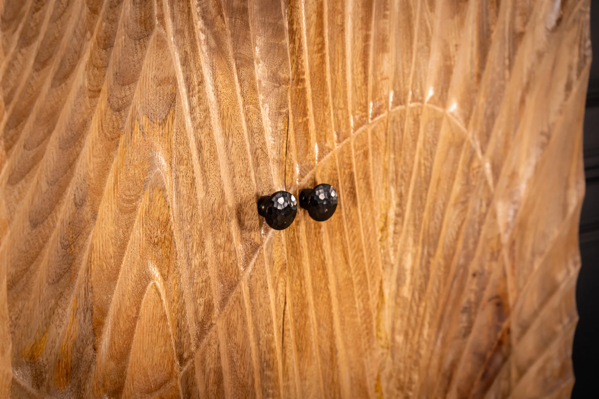 Solid Mango Wood Cabinet Natural Brown 178 cm with 3D Carved Front – Scorpion - Image 6