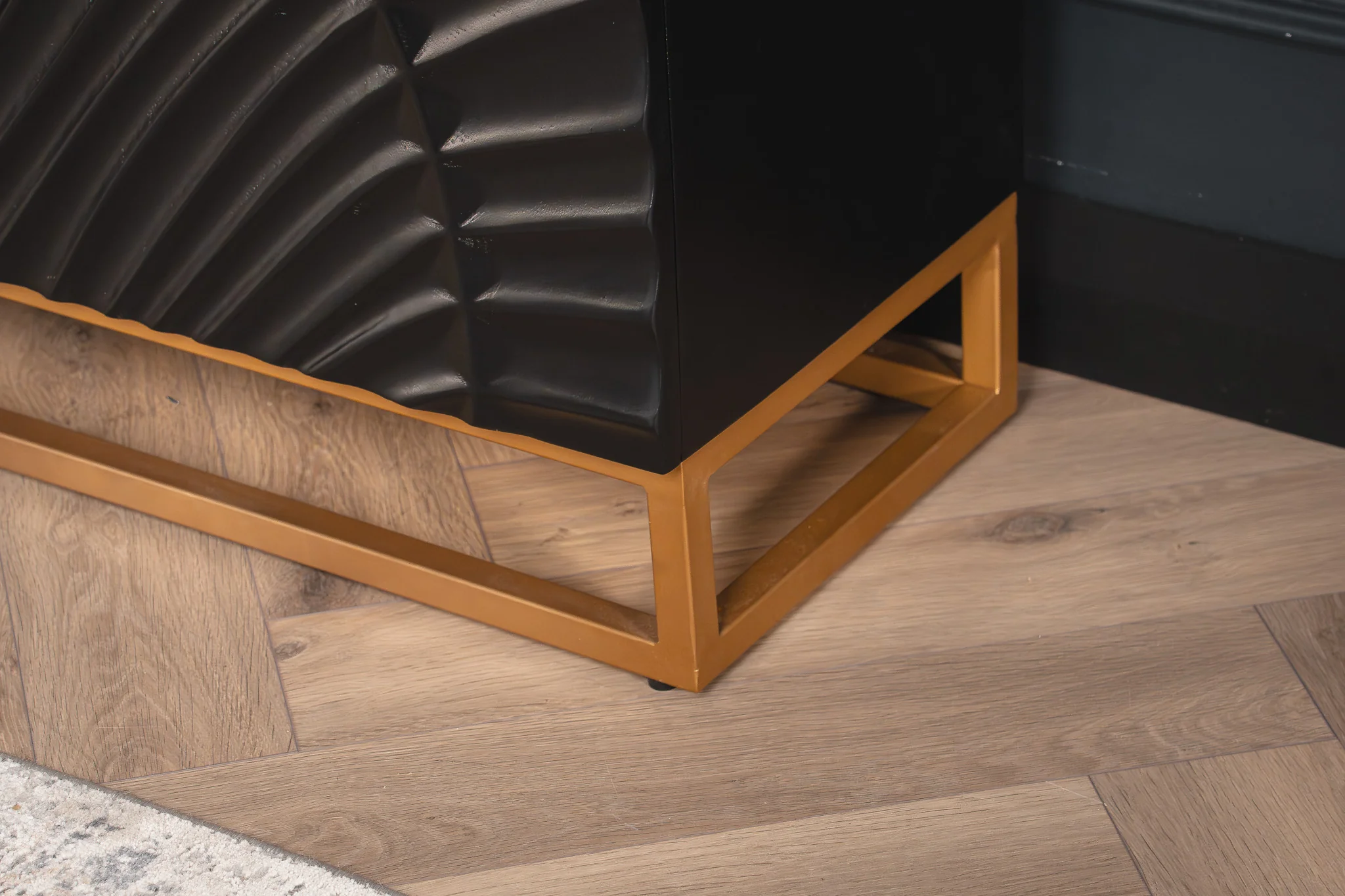 Solid Mango Wood Sideboard Black 140 cm – Scorpion 3D Carved Front - Image 9