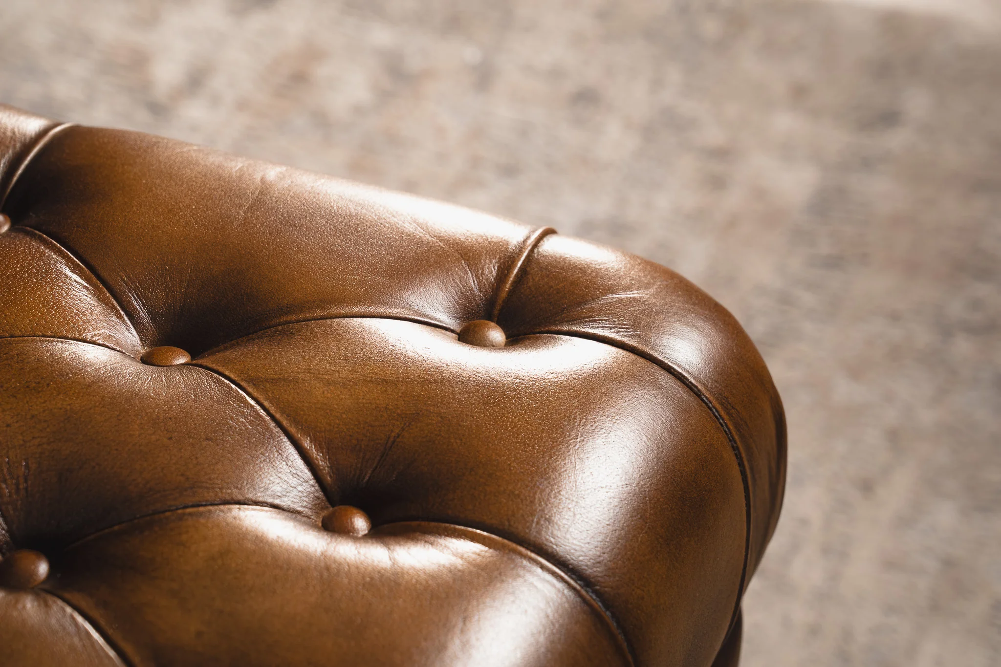 Chesterfield Genuine Leather Ottoman Antique Brown with Black Legs – Stratford - Image 6