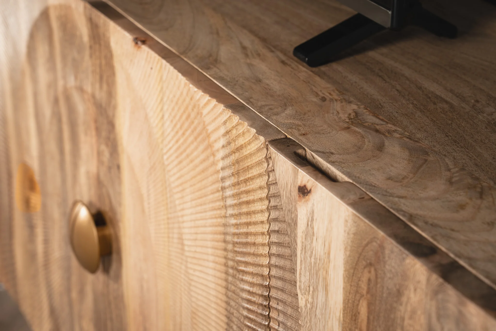 Solid Mango Wood Floating TV Unit Natural Brown 180 cm with Curved Front – Sunset - Image 5