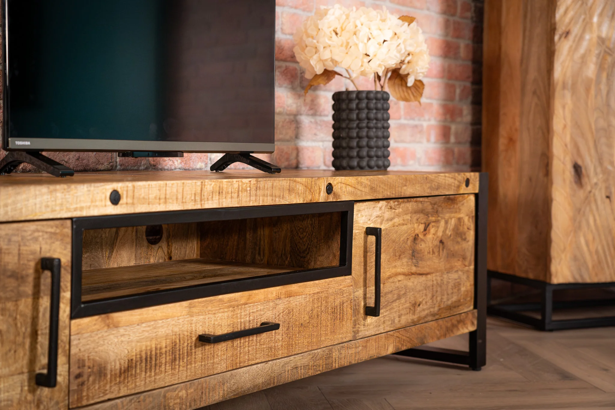 Solid Mango Wood TV unit and Black Metal Frame 200 cm – Iron Industrial - Image 5