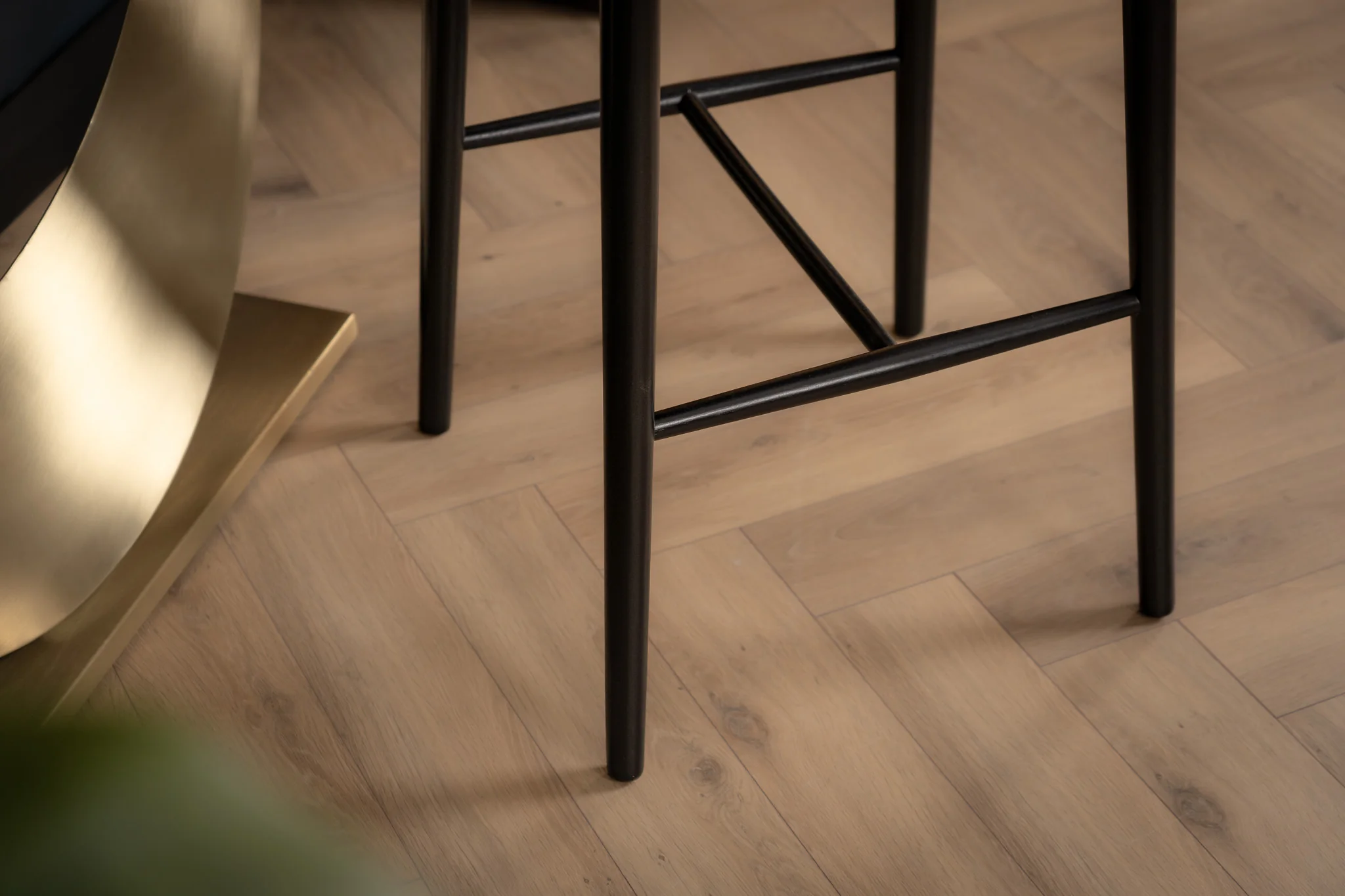 Bouclé Bar Stool White with Black Wooden Legs – Vita - Image 5